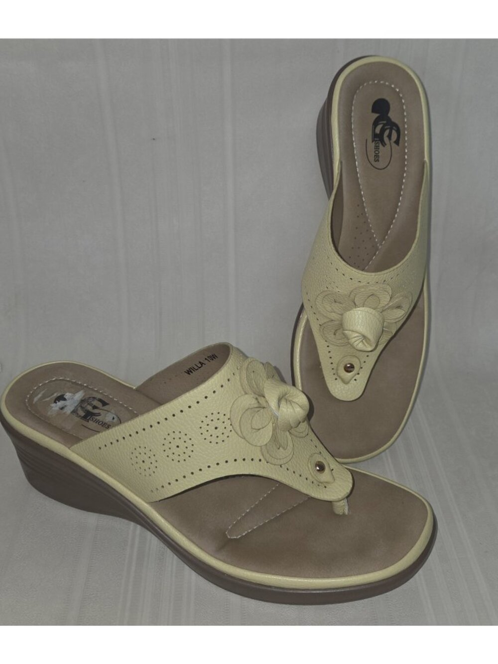 GC Willa Yellow Floral Wedge Sandals Women Size US 10 W Comfortable